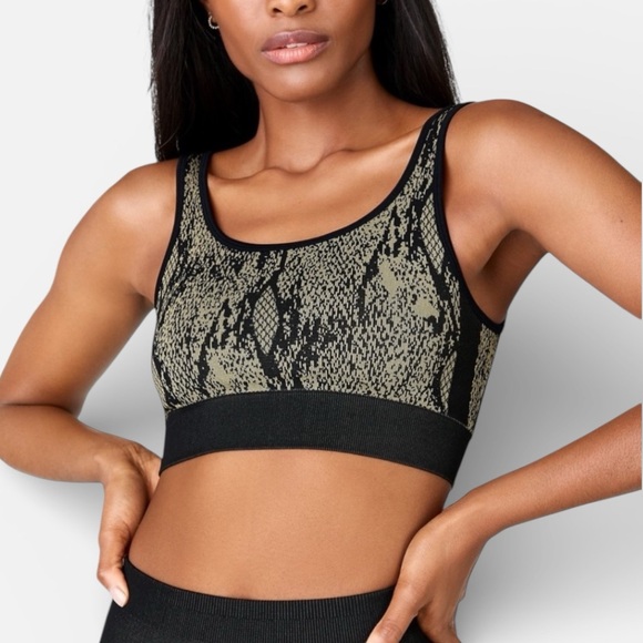 Fabletics Kamila Seamless Bra Green Reptilia Black Sports Bra Small - Picture 7 of 7